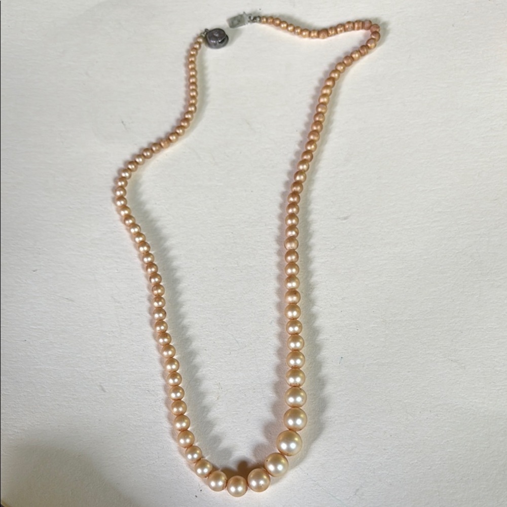 Elegant Pearl Necklace